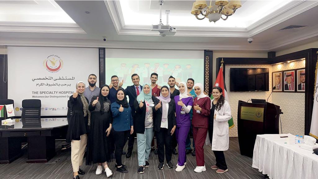 إدارة المواهب تعقد دورة بعنوان مهارات الاتصال الفعال 