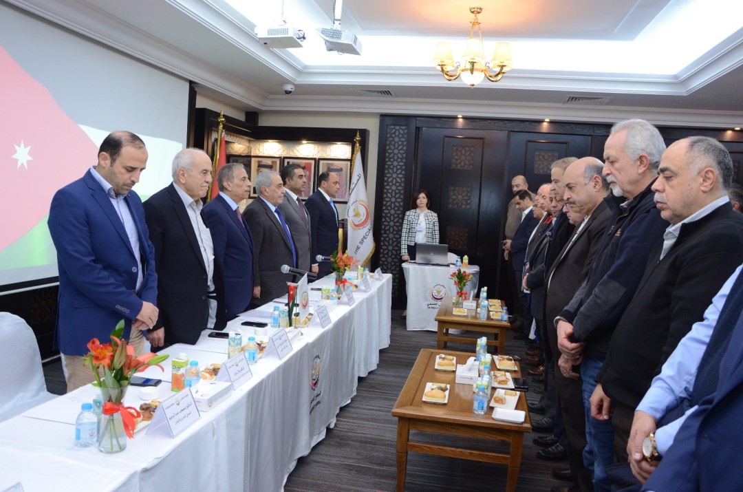 المستشفى التخصصي يكرّم فريقه الطبي الأول العائد من غزة