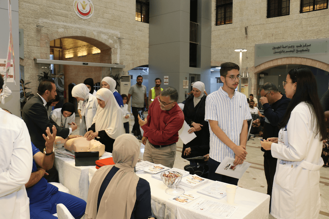 نشاط توعوي حول السكتة الدماغية والإنعاش القلبي في المستشفى التخصصي