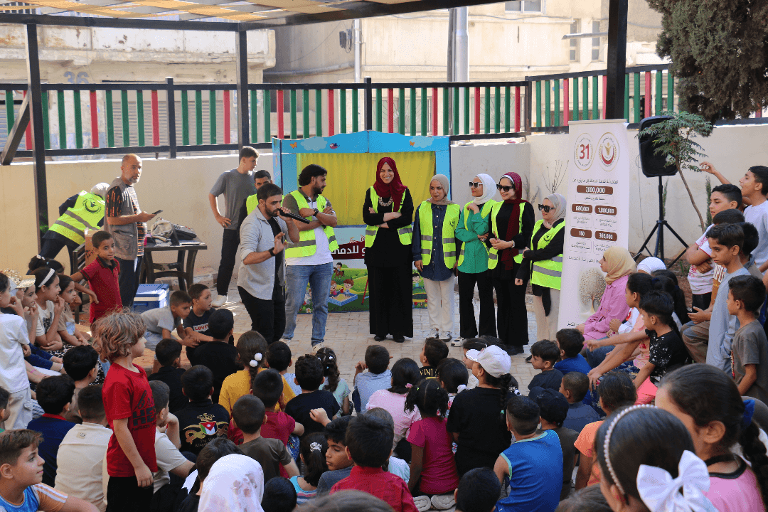 المستشفى التخصصي يرسم البسمة على وجوه أطفال الرصيفة بأنشطة ترفيهية 