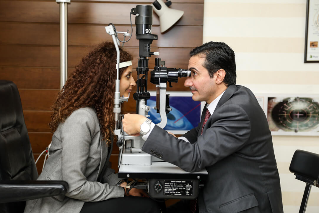 مركز طب وجراحة العيون وتصحيح البصر بالليزر