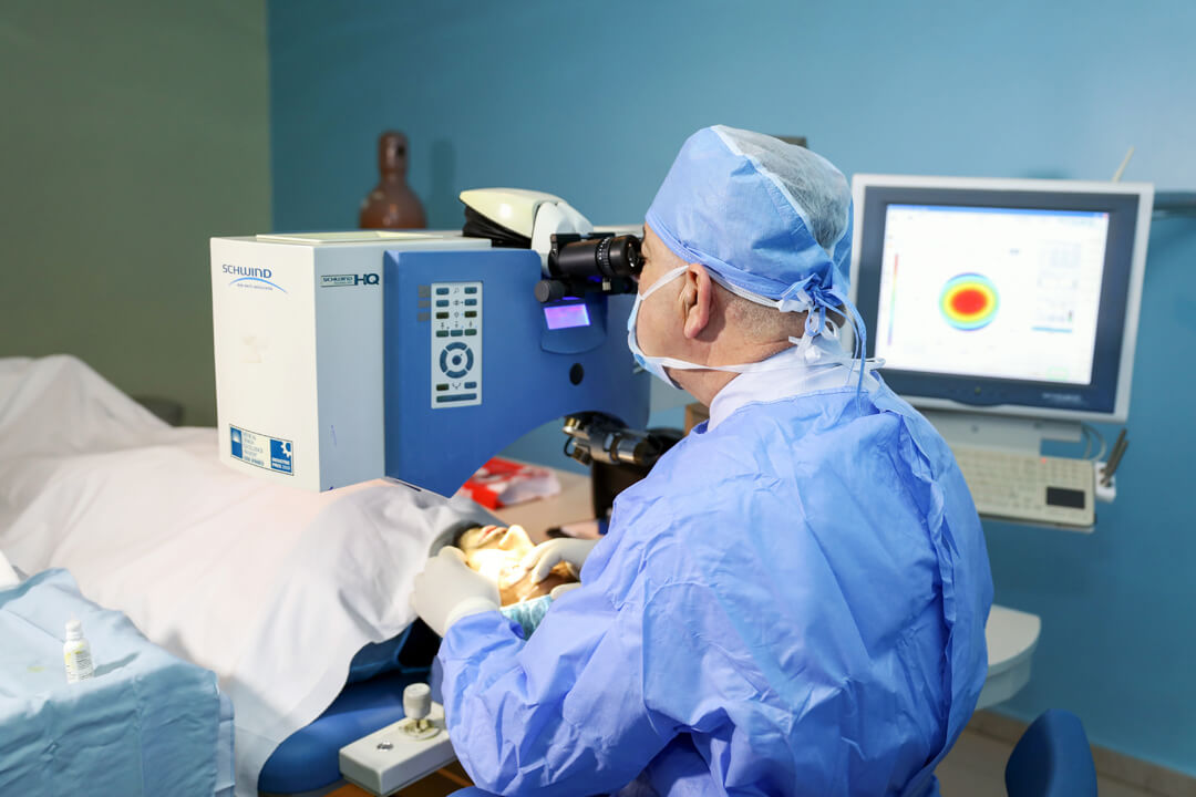مركز طب وجراحة العيون وتصحيح البصر بالليزر-1
